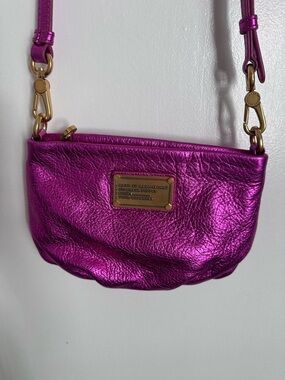Marc Jacob’s Metallic Fuchsia Crossbody Bag - Women